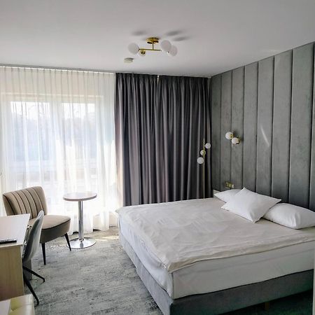 Hotel Sokolowska Airport Modlin Nowy Dwor Mazowiecki Bagian luar foto