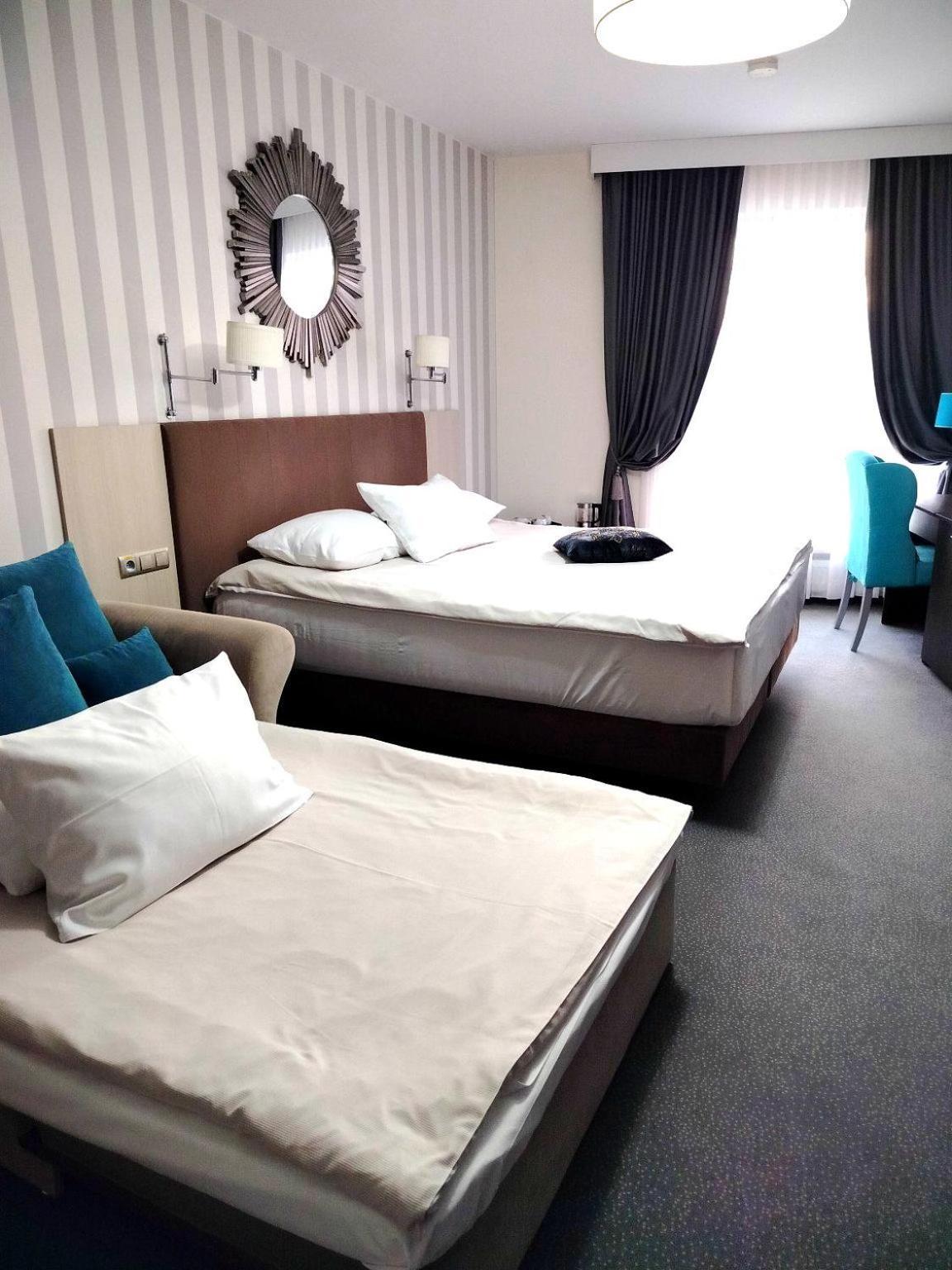 Hotel Sokolowska Airport Modlin Nowy Dwor Mazowiecki Bagian luar foto