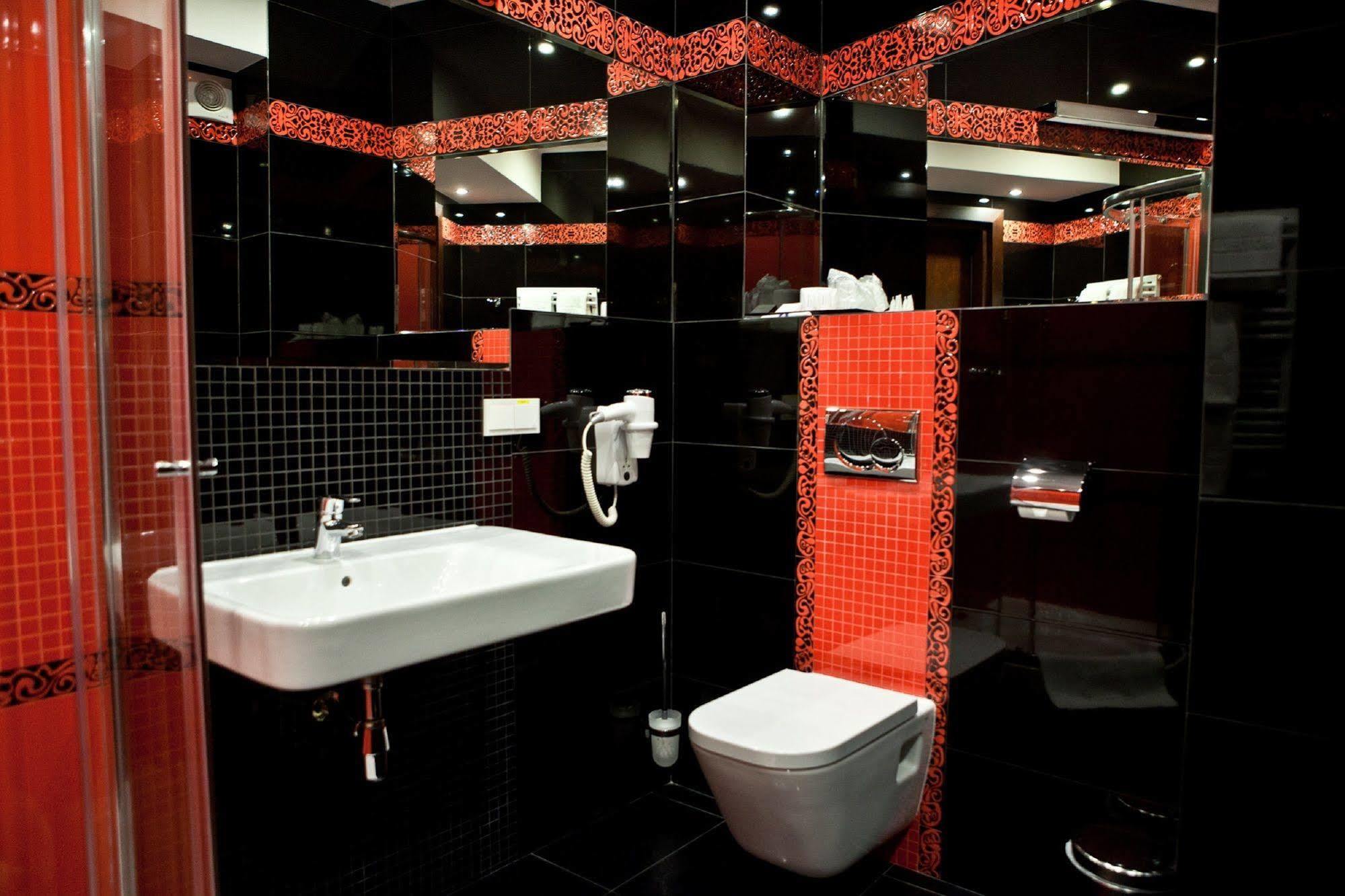 Hotel Sokolowska Airport Modlin Nowy Dwor Mazowiecki Bagian luar foto